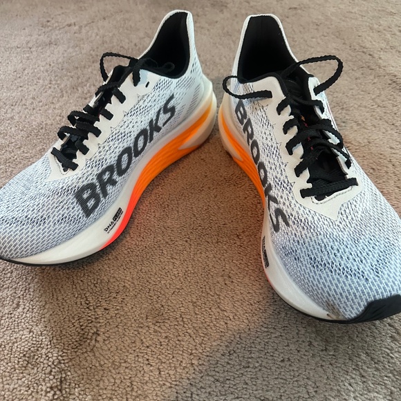 Women’s Brooks Hyperion Tempo 2 - Picture 1 of 5